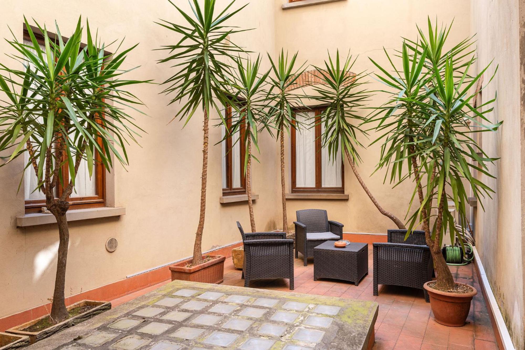 Signoria Apartment With Patio ฟลอเรนซ์ ภายนอก รูปภาพ